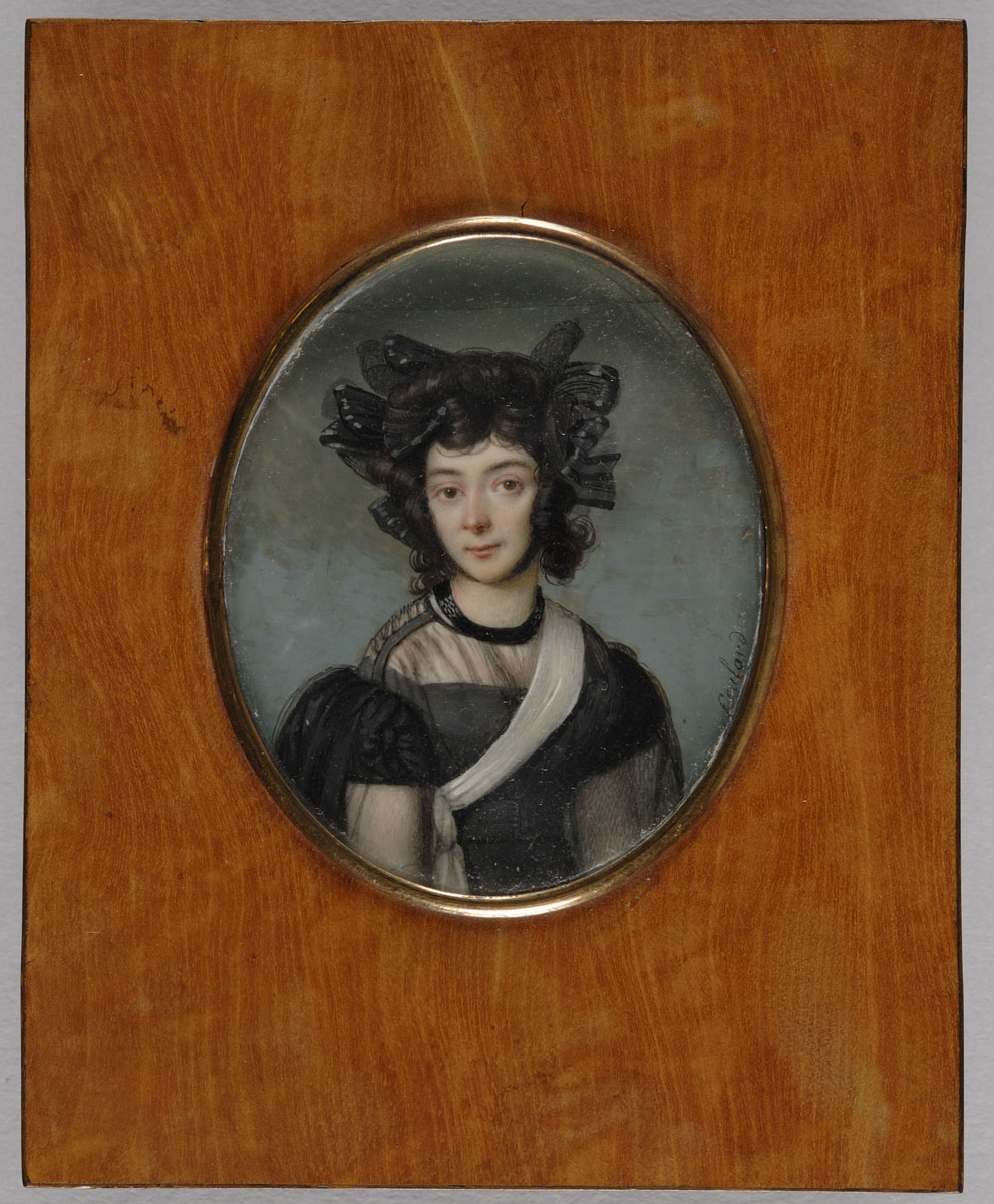 Jeune femme en demi-deuil_0